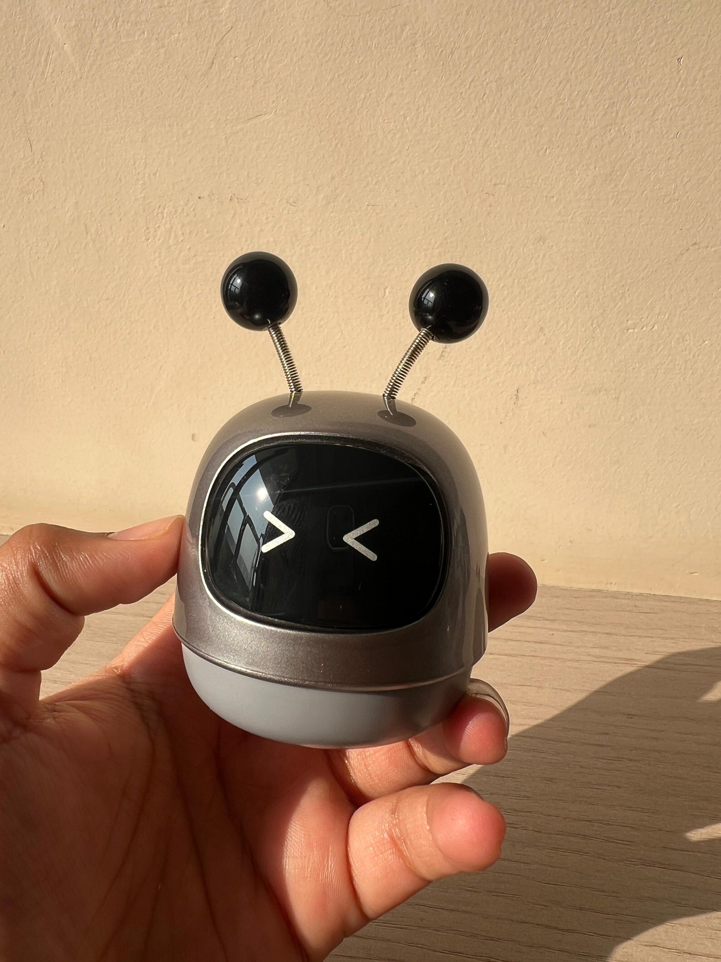 Micro-Cute Robot Car Dashboard Fragrance Perfume Diffuser